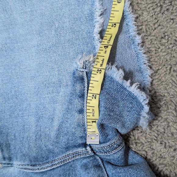 Good American Cutoff Jean Shorts Denim Lighter Wash High Waist Size 10/30 - Picture 11 of 12